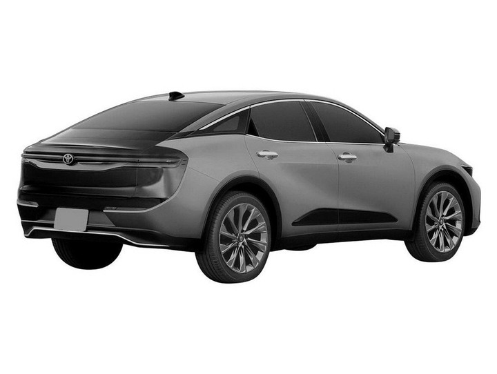 全新Toyota Crown專利圖出爐 跨界斜背轎車真能打入市場？