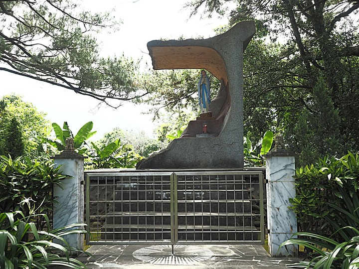 新城神社舊址|天主堂 + 新城照相館 — 相信有一種緣份是老建築的召喚與安排,得以一次同遊