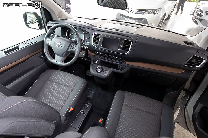 Toyota Crosscamp 實拍介紹|日系掀頂露營車國內首度現身!