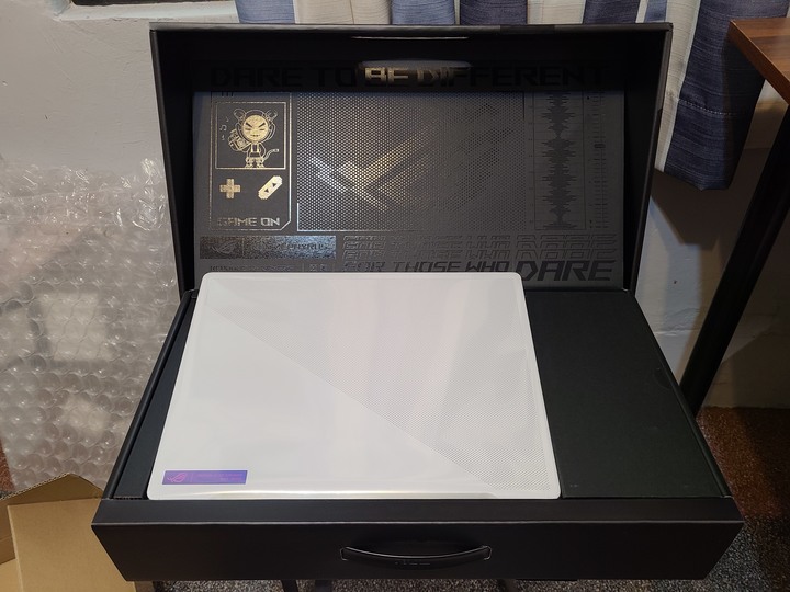 點我看大圖 (※更換網卡) ASUS G14 2022 月光白開箱 日規GA402RK-R76RX6800SWL
