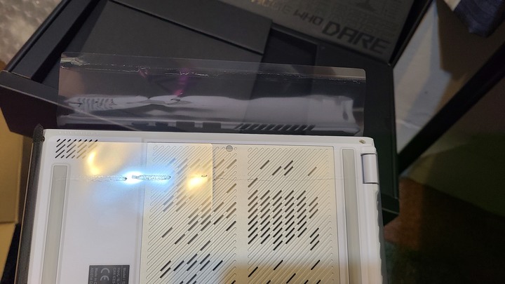 點我看大圖 (※更換網卡) ASUS G14 2022 月光白開箱 日規GA402RK-R76RX6800SWL