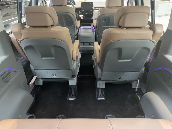 頂規版Staria CEO賞車心得分享