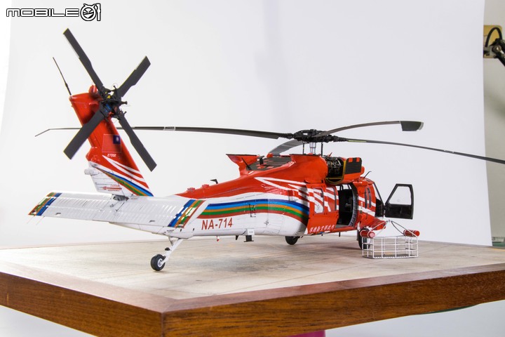 1/35 空中勤務總隊 UH-60M-14 NA-714 重裝型黑鷹直升機