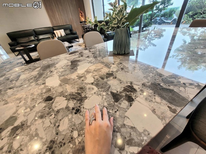【家具心得】這邊的茶几跟家具都超美的! 台中A+A家具旗艦店