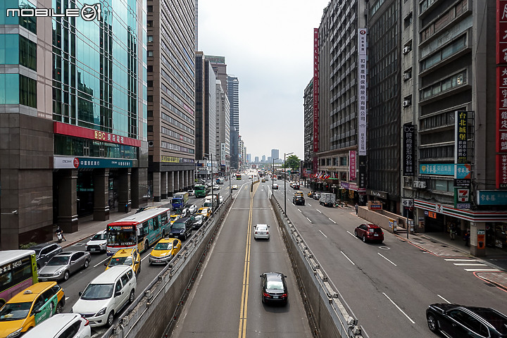 【路權】禁 40 餘年終願試辦!台北市忠孝西路全段「禁行機車」預計年底解禁!
