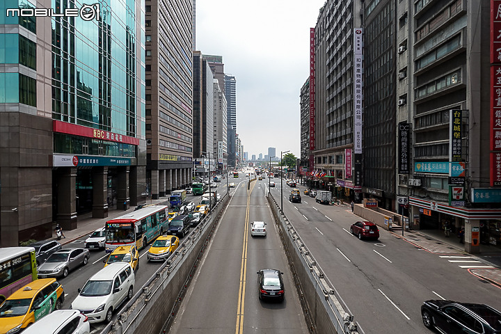 【路權】禁 40 餘年終願試辦！台北市忠孝西路全段「禁行機車」預計年底解禁！