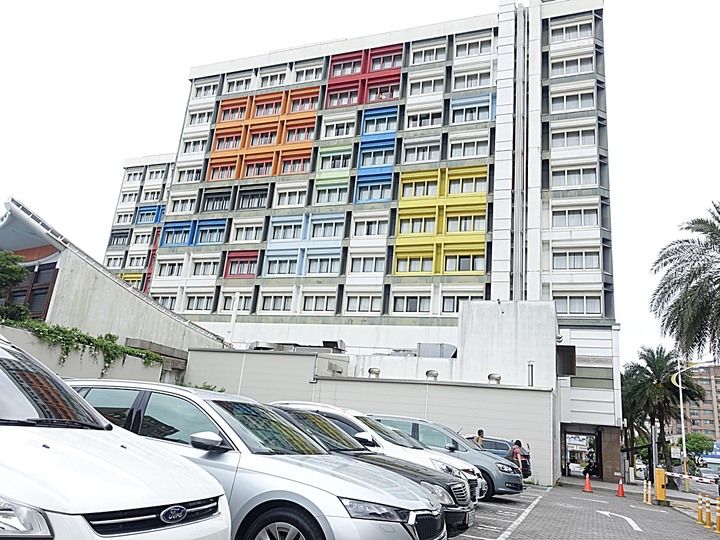 花蓮市 翰品酒店 — 充滿歡樂與童趣的親子飯店，泳池、宵夜、兒童專屬「歡樂森林」遊戲區，一應俱全