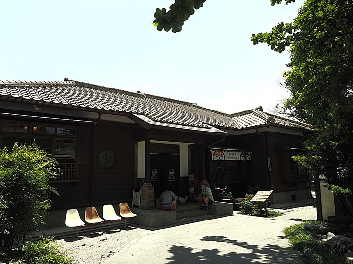 花蓮市 咖逼小売所|斗宅。揀茶舍|縣定古蹟檢察長宿舍 — 由雙柴招待的日治時期高等官舍咖啡館