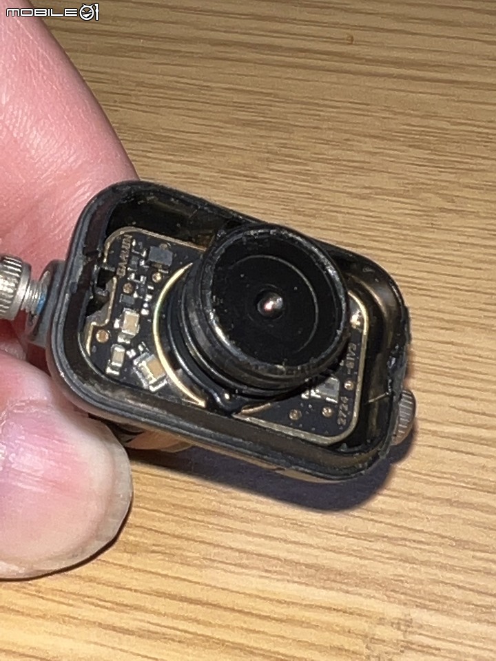 點我看大圖 Garmin GRVC35 無線倒車鏡頭滲水後修復心得分享