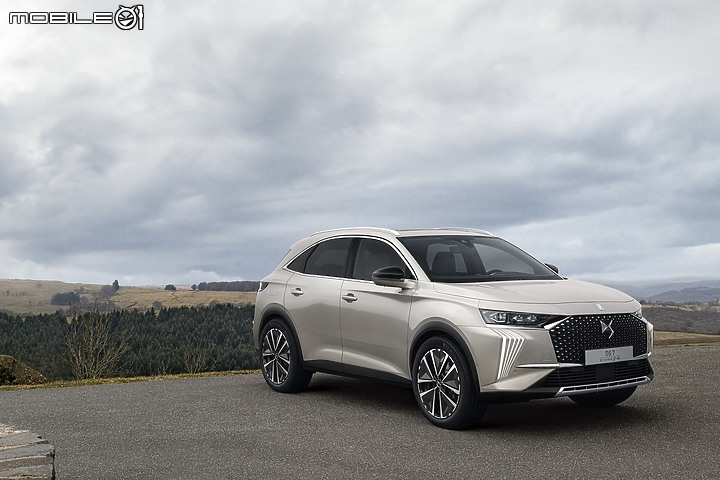 【海外新訊】法國總統座車小針美容,DS 7 Crossback 小改款亮相!