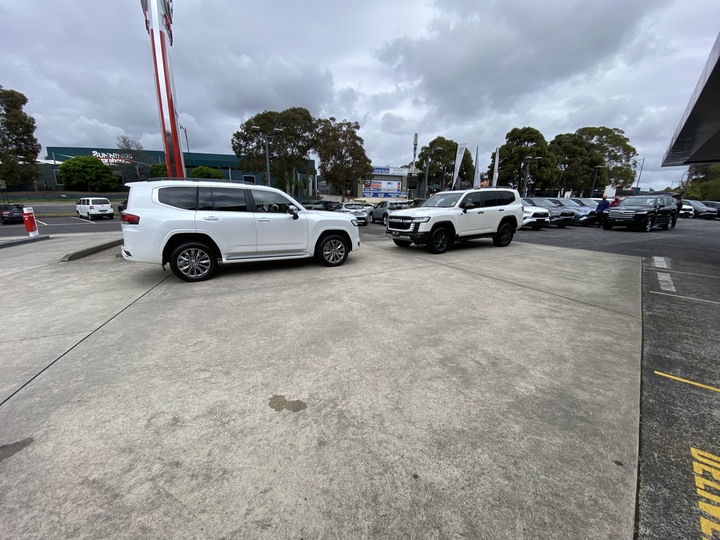 開箱2022 Toyota Landcruiser GR Sport (等了10個月終於交車了簡易紀錄)