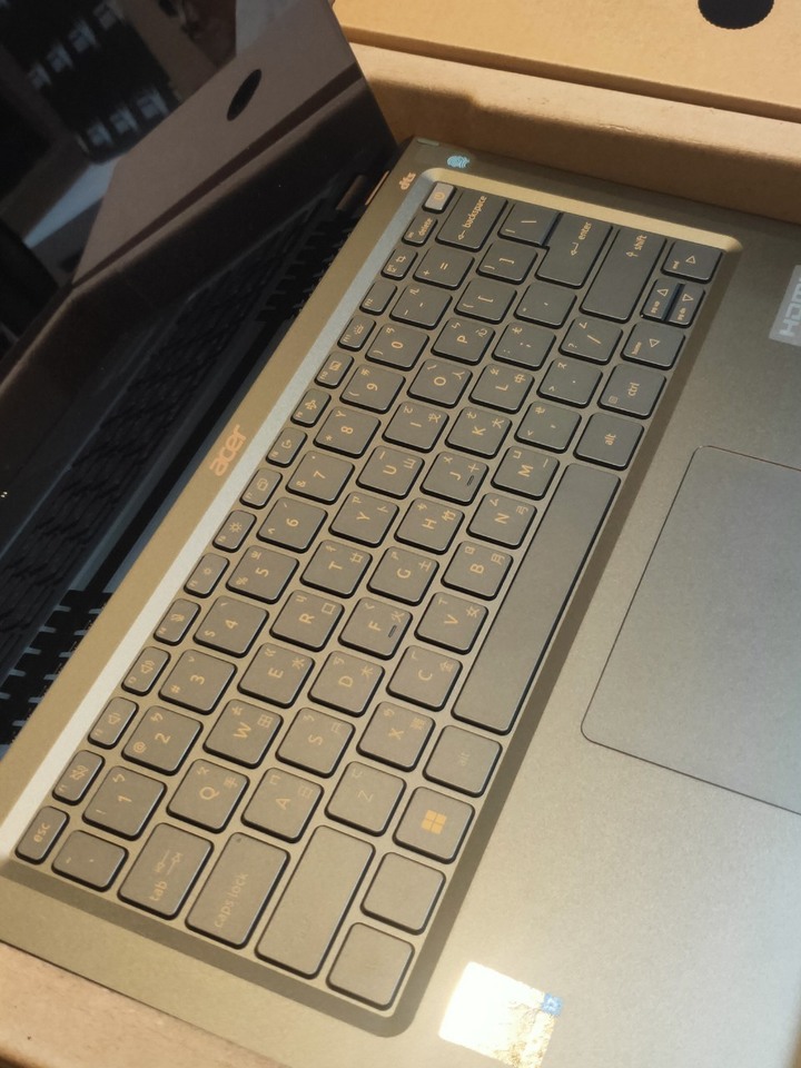 acer 12代 swift5購買心得分享(SF514-56T-71J2)