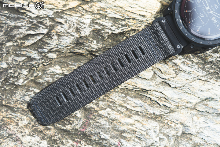 Garmin TACTIX 7 PRO 太陽能軍用戰術錶開箱分享｜旗艦戶外、唯我獨尊！