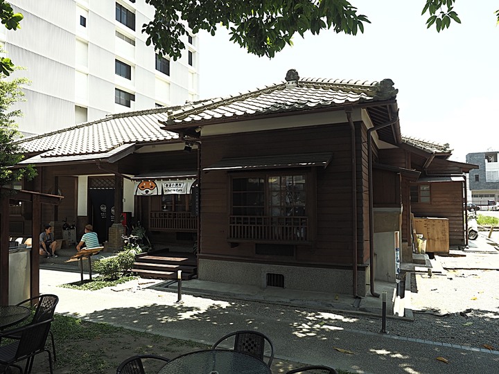花蓮市 咖逼小売所|斗宅。揀茶舍|縣定古蹟檢察長宿舍 — 由雙柴招待的日治時期高等官舍咖啡館