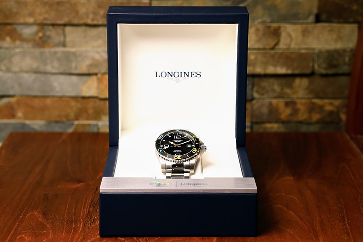 《LONGINES HydroConquest 大英國協運動會限量錶》爭分奪秒，五彩競色