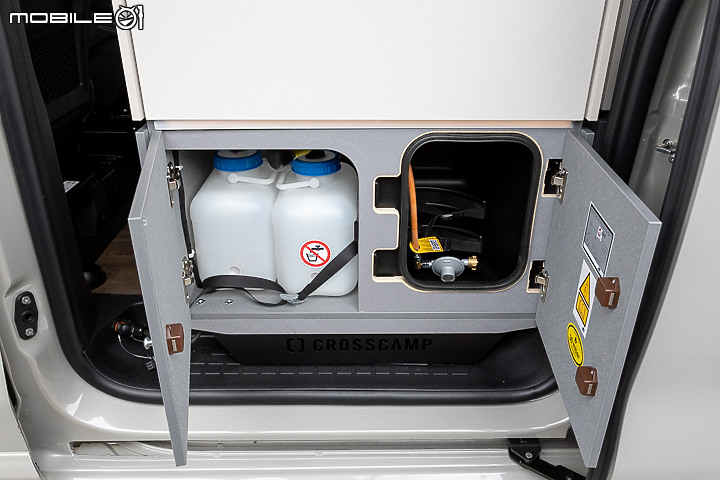 Toyota Crosscamp 實拍介紹|日系掀頂露營車國內首度現身!