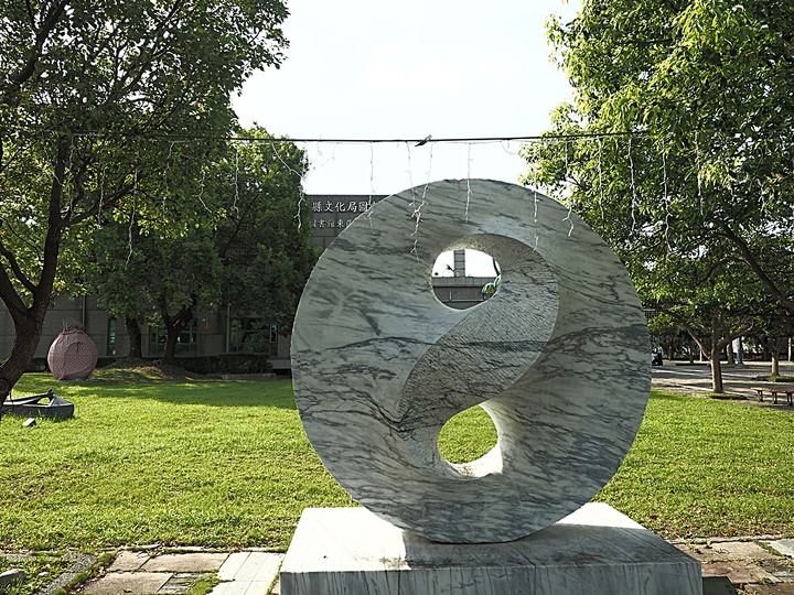 花蓮市 花蓮港鳥踏石公園｜海軍殉難四戰士紀念碑｜石雕公園 — 大清早到花蓮港邊大口深呼吸 — 翰品酒店「大口深呼吸」活動