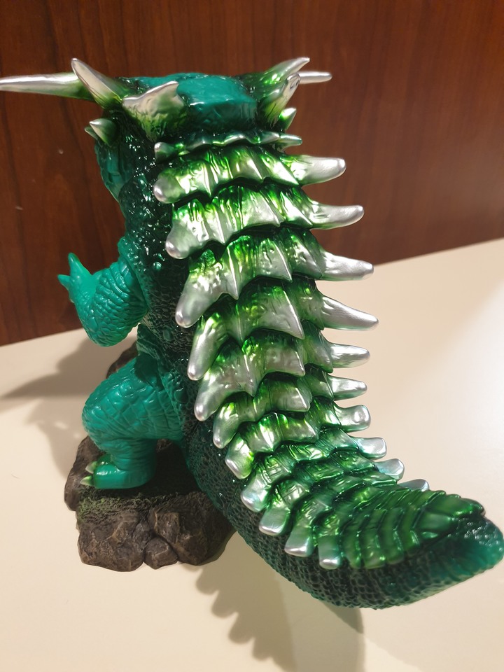 開箱!設計師玩具 台北國際玩具創作大展 TTF限定配色 IN TOY 蠑螈超獸 疾速VER+ 沼綠VER ^^