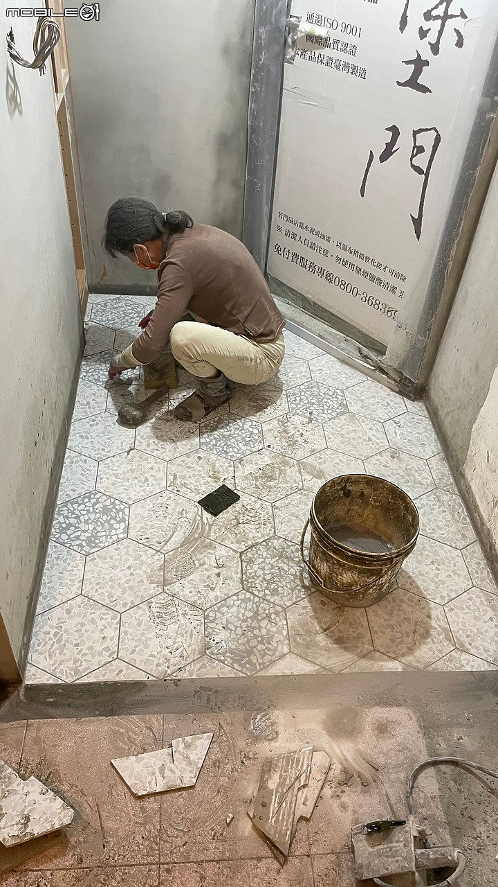 老宅裝修日誌……廢墟裝修進行中 Part V 六角磚/木紋磚/窯變磚 傻傻分不清楚