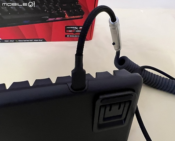 點我看大圖 小體積帶著走 HyperX Alloy Origins 65 紅軸開箱