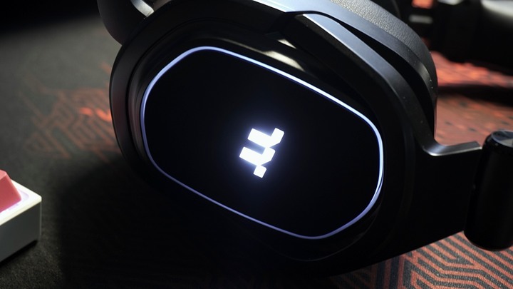【開箱】朋友的新無線耳機! TT 幻銀 ARGENT H5 RGB 無線電競耳機簡單開箱