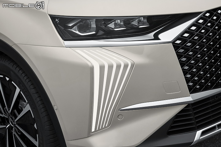 【海外新訊】法國總統座車小針美容,DS 7 Crossback 小改款亮相!