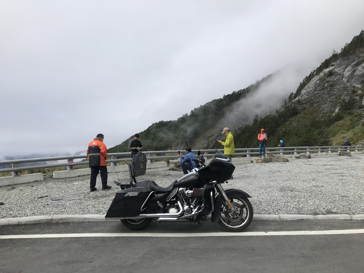 不可能雨天不騎的南橫吉普賽