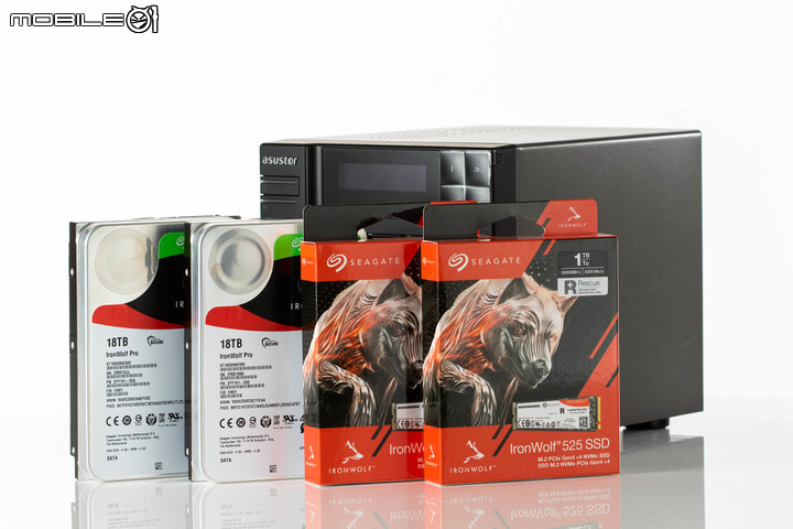 ASUSTOR Lockerstor AS6704T NAS 開箱實測 以 2.5 Gbps、4 SSD 配置的效能儲存裝置