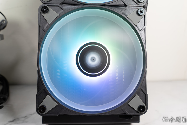 [開箱] 閃亮亮360水冷-ARCTIC Liquid Freezer II