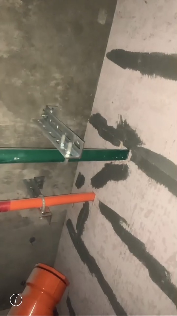 大樓洗完水塔後的悲劇事件....血噴數萬塊