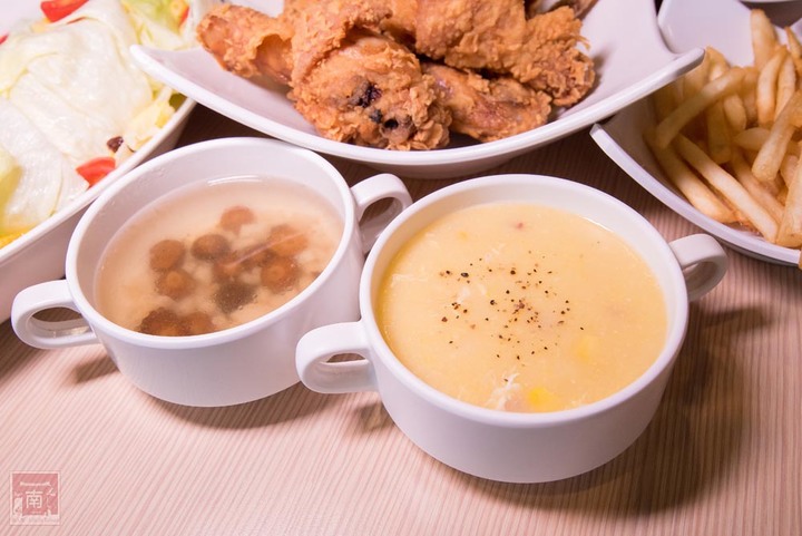 【臺南美食】台南炸雞披薩吃到飽就這家,也推出防疫外帶全餐點全面9折,加碼外帶全家餐自取只要469元~Double Cheese打爆起司