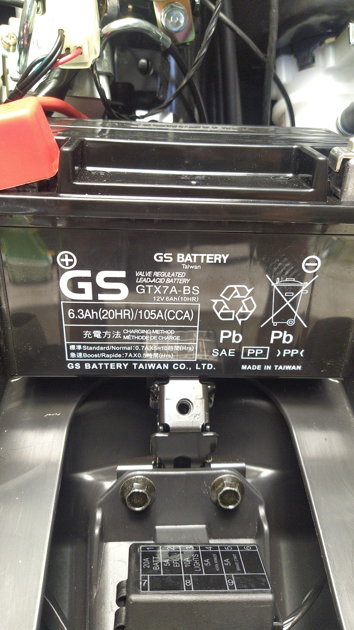 2022全新迪爵自己裝行車紀錄器(很好裝)