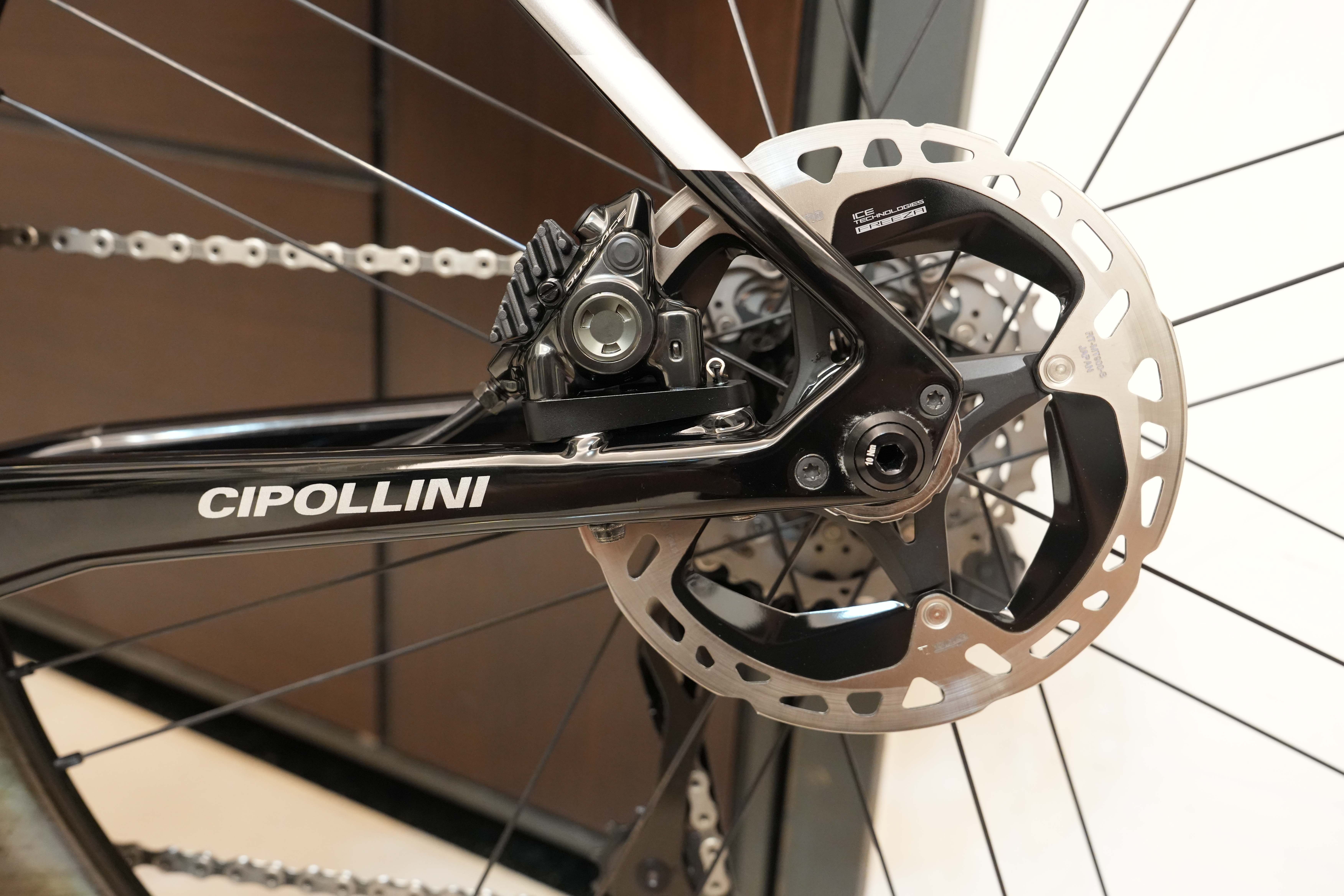 [開箱]我的第十二台公路車 CIPOLLINI BOND 2