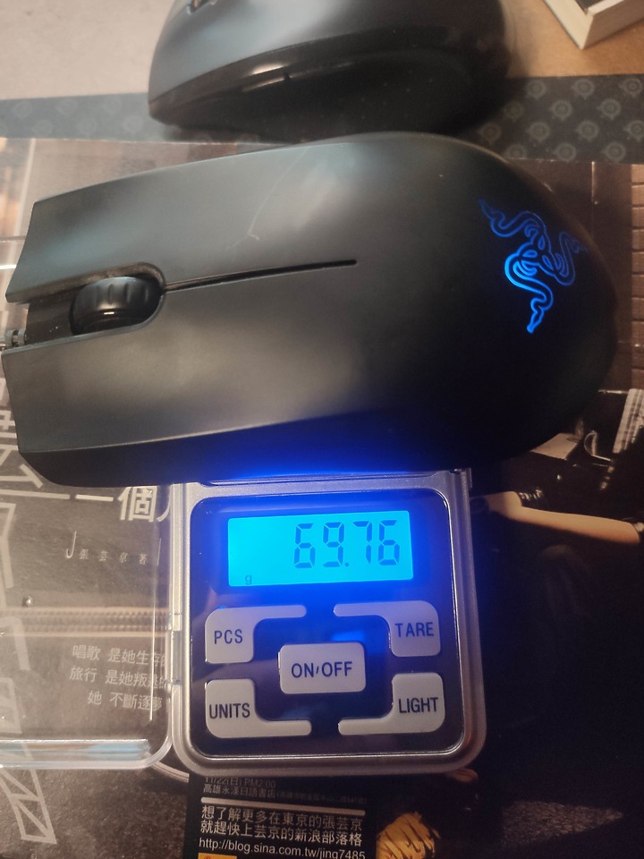 點我看大圖 無線滑鼠~~電池減重 (沒事別亂用輕量滑鼠)