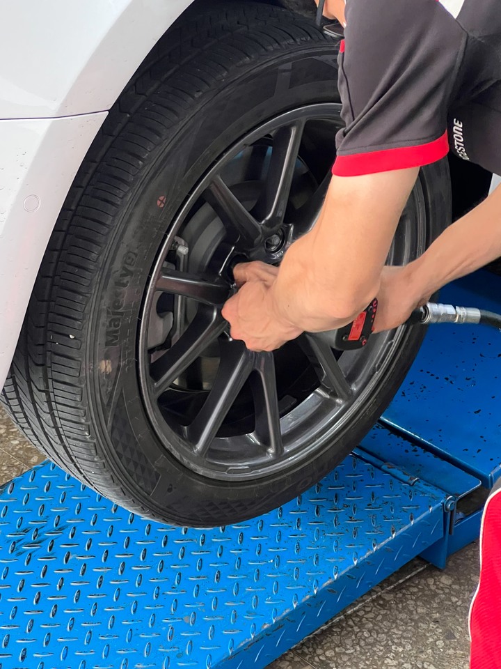 日本來的很不普通開箱文~~電動車專用胎普利司通T005 EV