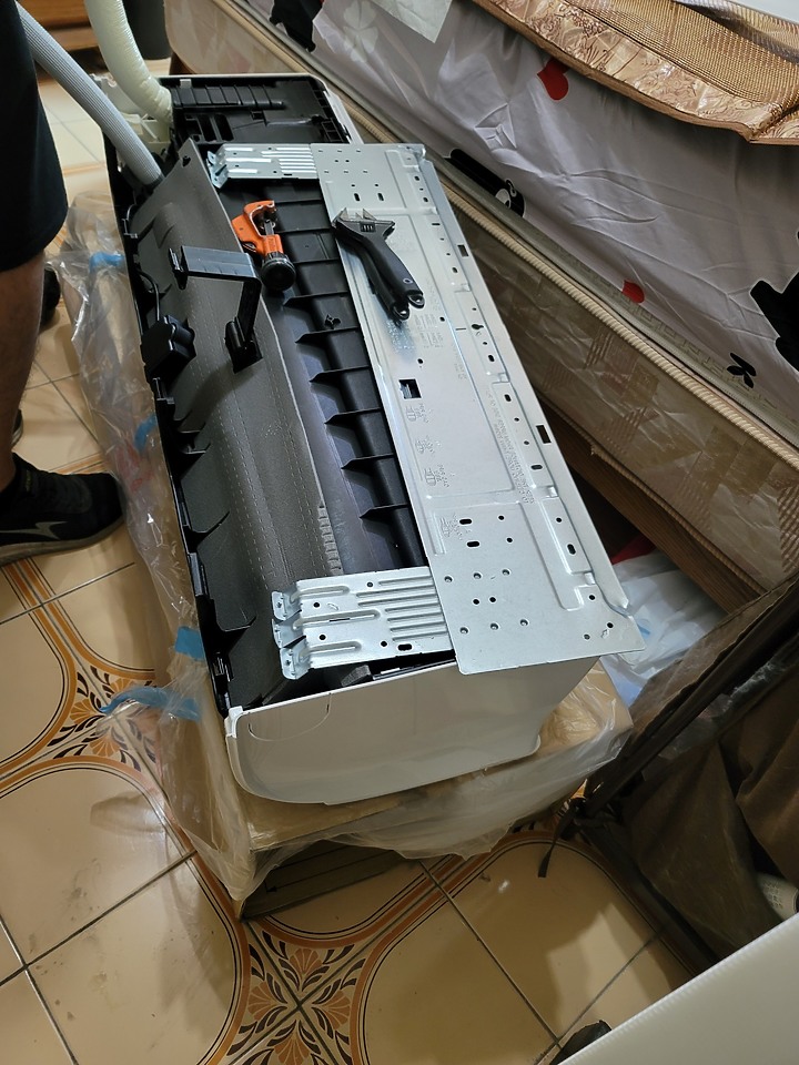 從跑車變電動車的LG LSU28DHPM變頻冷暖安裝開箱
