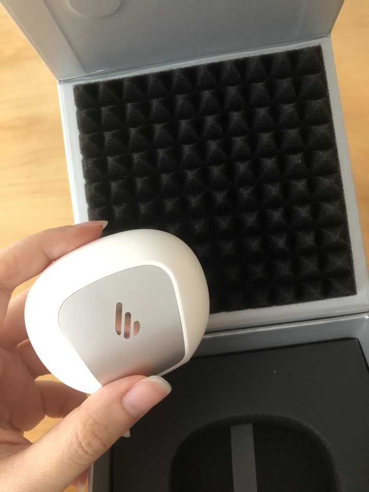 【開箱】 爆炸美的白色耳機 EDIFIER NeoBuds Pro