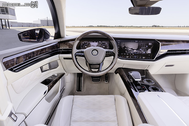【海外新訊】紀念無緣的旗艦房車問世20週年,Volkswagen首度展示Phaeton D2原型車!