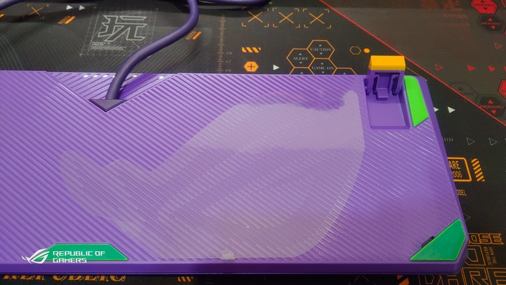 (簡單開箱)ROG x EVA Scope RX & ROG Scabbard II EVA 雙防水鍵盤&滑鼠墊