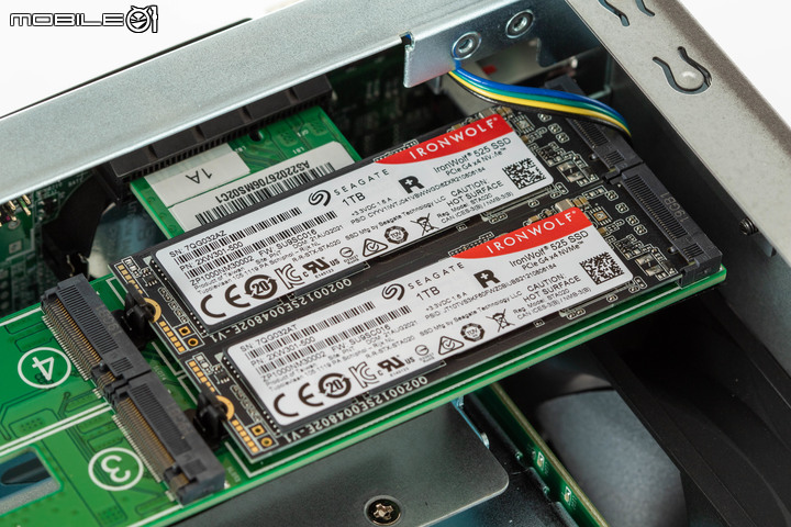 ASUSTOR Lockerstor AS6704T NAS 開箱實測 以 2.5 Gbps、4 SSD 配置的效能儲存裝置