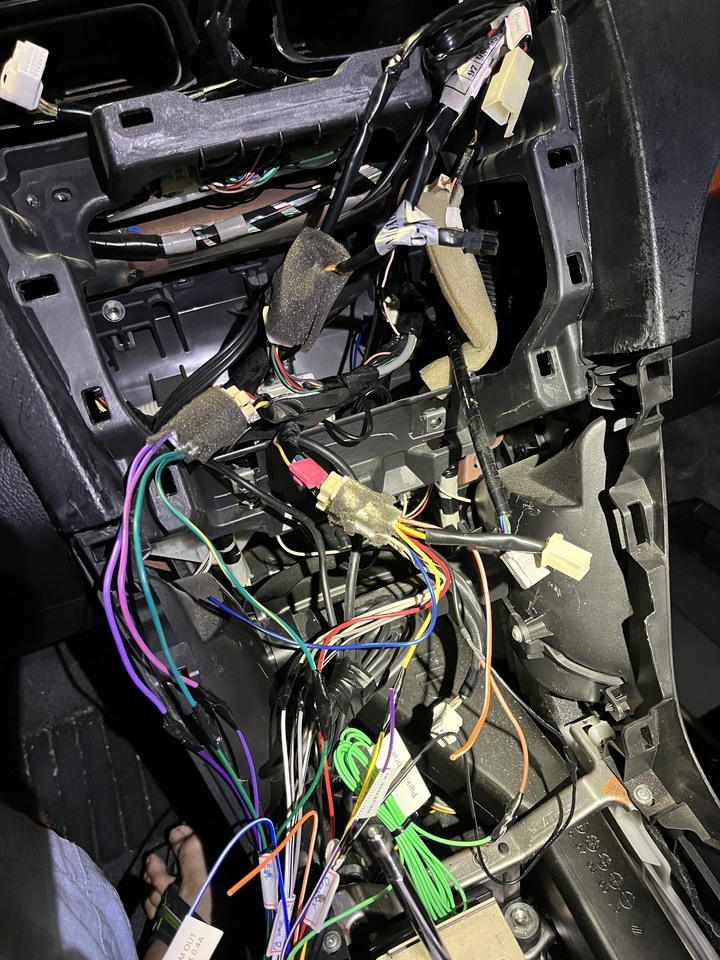 Sony XAV-AX5500 接Camry 6代方向盤按鍵問題