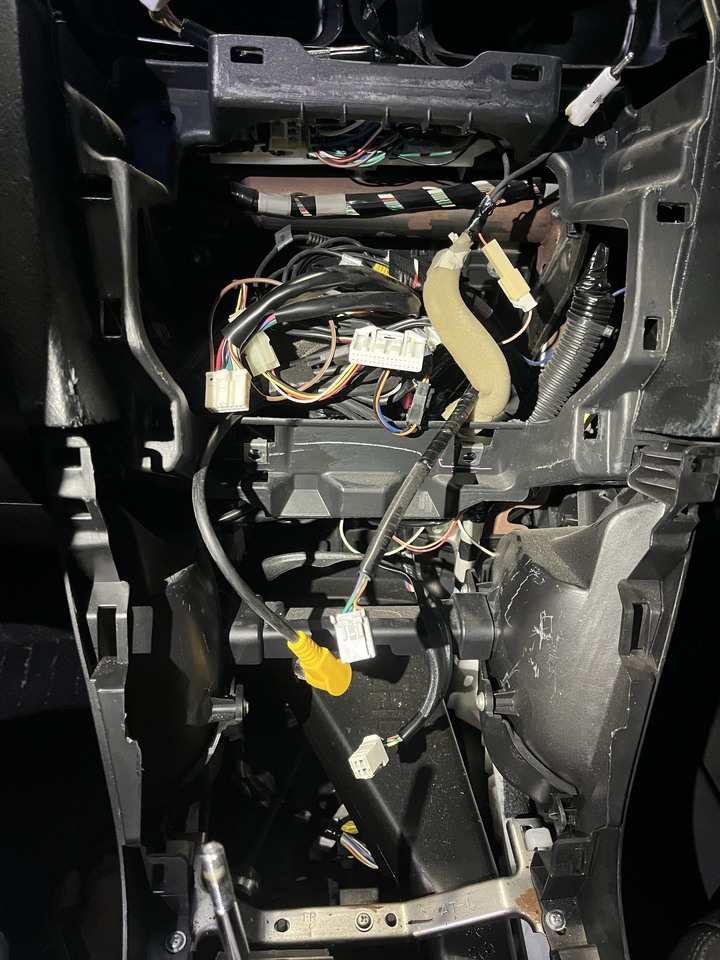 Sony XAV-AX5500 接Camry 6代方向盤按鍵問題