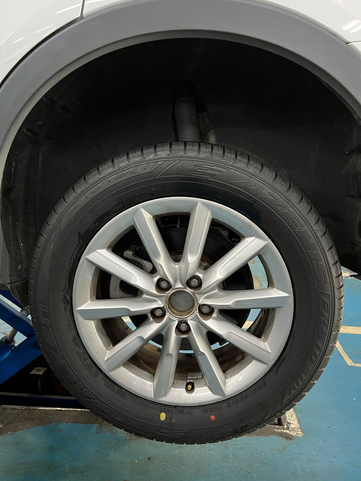 Audi Q3 235/55/17 FALKEN飛隼FK510 SUV 換胎分享