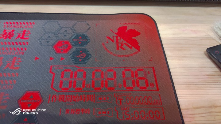 (簡單開箱)ROG x EVA Scope RX & ROG Scabbard II EVA 雙防水鍵盤&滑鼠墊