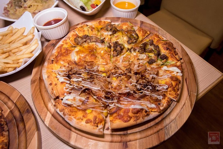 【臺南美食】台南炸雞披薩吃到飽就這家,也推出防疫外帶全餐點全面9折,加碼外帶全家餐自取只要469元~Double Cheese打爆起司