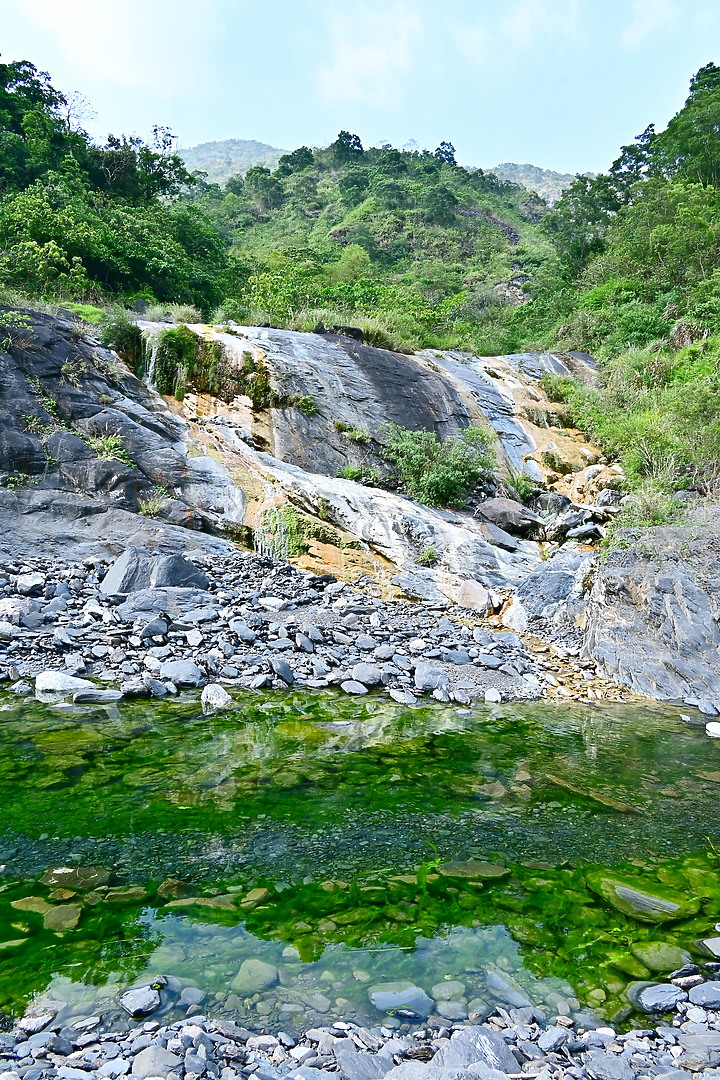 點我看大圖 因莫拉克風災景觀消失的來義大峽谷現在景觀及銀河,從1月30日至7月19日的記錄。