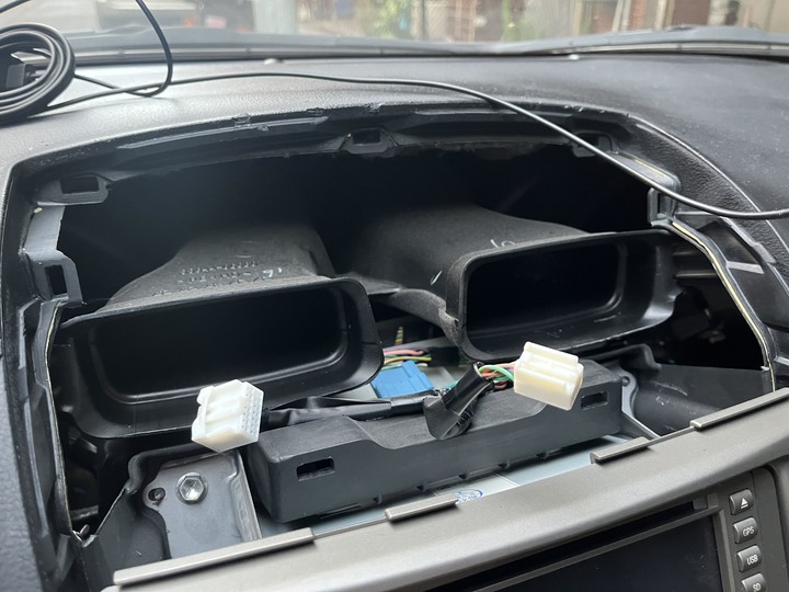 Sony XAV-AX5500 接Camry 6代方向盤按鍵問題