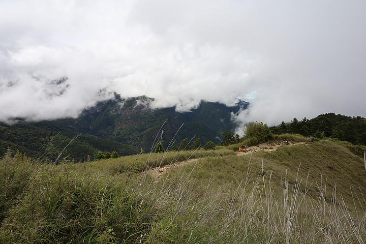 百岳練習生,【雪山主東】第一次住山屋負重登山2天2夜紀錄