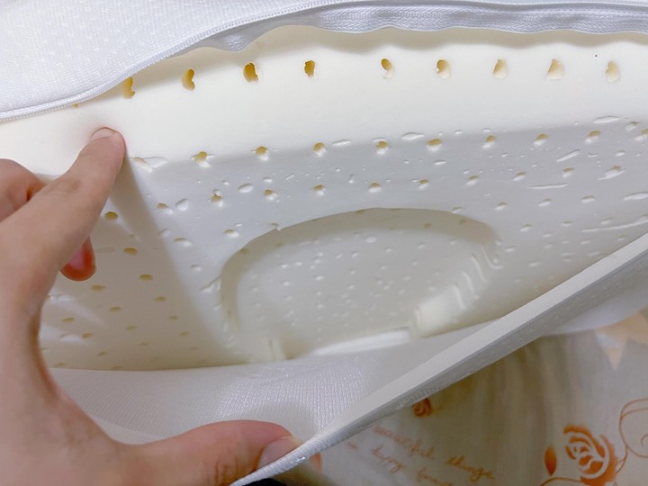 選對枕頭睡眠品質真的好太多啦!! (內有枕頭開箱)