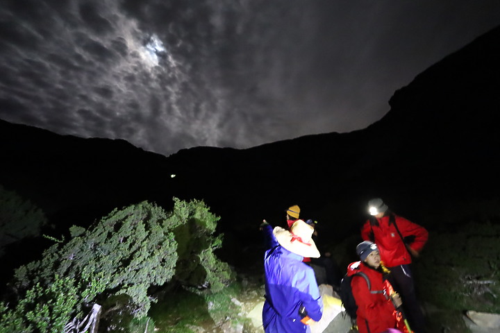 百岳練習生,【雪山主東】第一次住山屋負重登山2天2夜紀錄